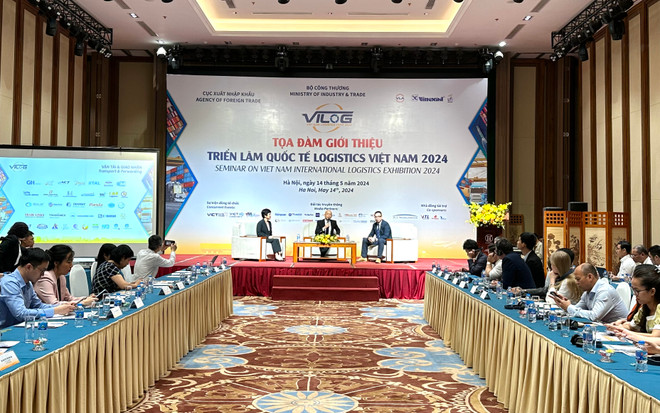 Các đại biểu tham gia tọa đàm. (Ảnh: Đức Duy/Vietnam+) vnp_toadam.jpg