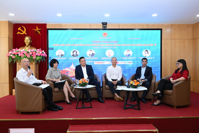 Các đại biểu tham dự tọa đàm về logistics. (Ảnh: Đức Duy/Vietnam+) 41ac2877698bc8d5919a.jpg