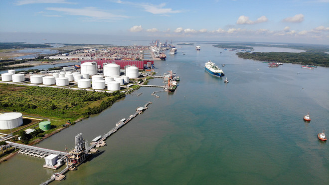 Hoạt động Nhập khẩu LNG tại Kho cảng LNG Thị Vải. (Ảnh: PV/Vietnam+) 2 (1).jpg