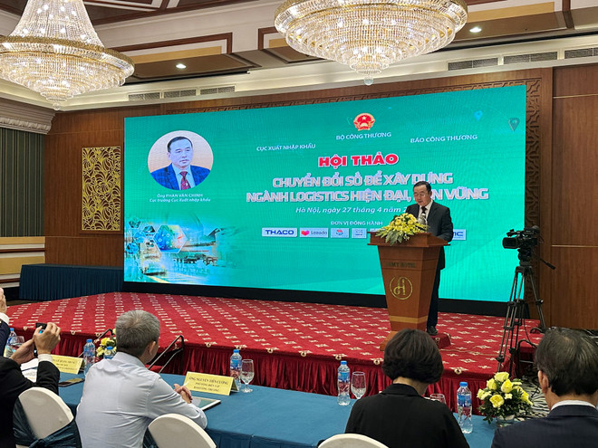 Ông Phan Văn Chinh, Cục trưởng Cục xuất nhập khẩu phát biểu tại hội thảo. (Ảnh: Đức Duy/Vietnam+) Chuyển đổi số: Hướng đi bền vững để phát triển lĩnh vực logistics ảnh 3