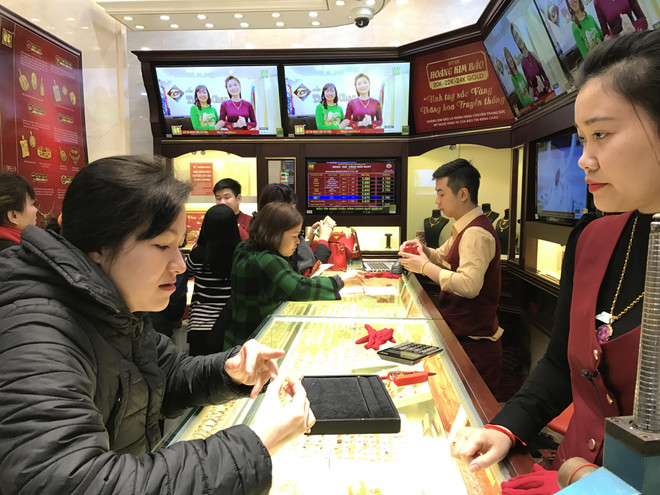 Tiếp tục đi lên, giá vàng SJC chạm ngưỡng 55,5 triệu đồng mỗi lượng ảnh 1