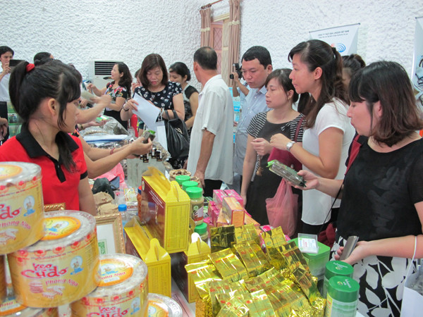 Gần 130 hợp đồng được ký kết trong Tuần nhận diện hàng Việt 2015 ảnh 1