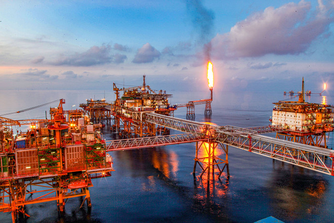 Petrovietnam nỗ lực duy trì sản lượng khai thác dầu khí trong tháng 5. (Ảnh: PV/Vietnam+) Anh 5 moi.jpg
