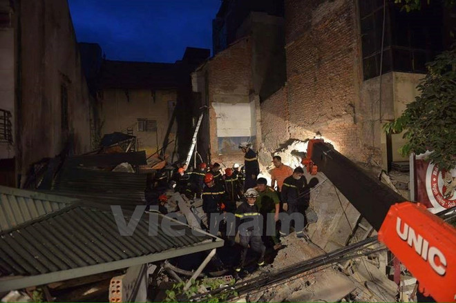[Video] Nhân chứng kể lại thời điểm ngôi nhà số 43 Cửa Bắc bị sập ảnh 1