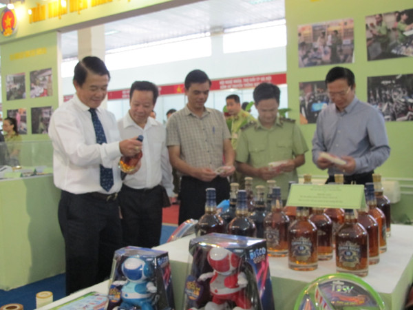 Gắn trách nhiệm Đội trưởng địa bàn nếu để xảy ra buôn lậu kéo dài ảnh 1