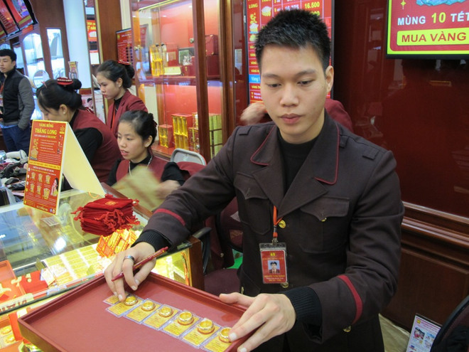 Hai thương hiệu vàng miếng cùng đi xuống phiên mở cửa đầu tuần ảnh 1