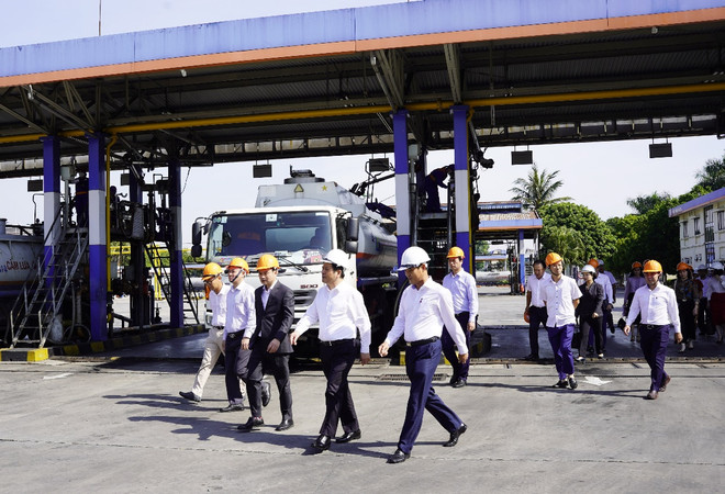 Bài 3: Doanh nghiệp nỗ lực đảm bảo bình ổn thị trường xăng dầu ảnh 2