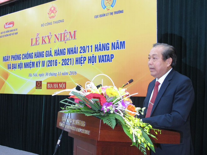 Phó Thủ tướng Trương Hòa Bình phát biểu tại Lễ kỷ niệm Chống hàng giả. (Ảnh: Đức Duy/Vietnam+) Chống hàng giả: Phải hành động thiết thực, nói đi đôi với làm ảnh 2