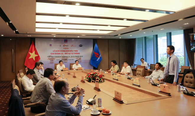 PVN đón nhận dòng khí đầu tiên giai đoạn 2A, mỏ Sử Tử Trắng ảnh 1