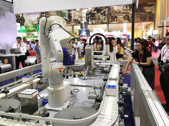 Hỗ trợ từ nhóm hàng chủ lực, xuất khẩu sau 8 tháng tăng 7,3% ảnh 1