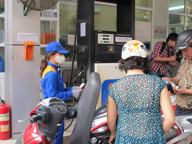 Giá xăng dầu trong nước tiếp tục giữ ổn định vào ngày sát Tết ảnh 1