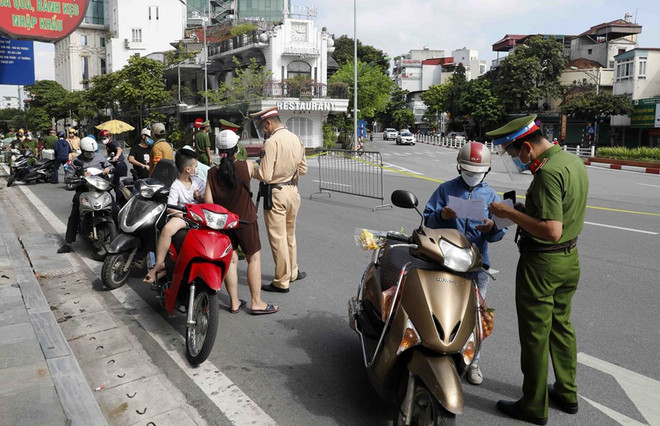 COVID-19: Hà Nội dừng hoạt động các chốt kiểm soát cửa ngõ Thủ đô ảnh 2