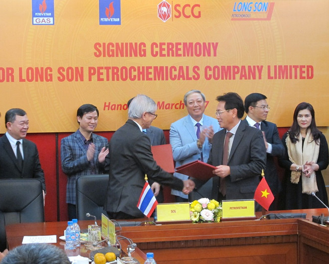 PVN và SCG ký nhiều văn kiện liên quan tới dự án hóa dầu Long Sơn ảnh 1
