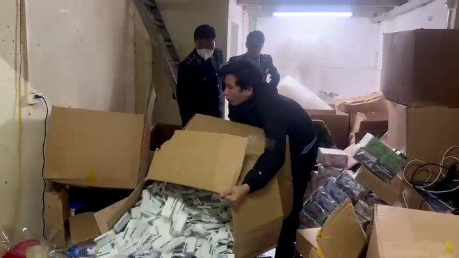 Chuyển hồ sơ vụ buôn hơn 20.000 bao thuốc lá sang cơ quan công an ảnh 1
