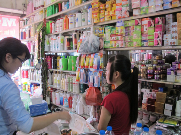 Thu giữ hơn 1.600 đồ mỹ phẩm không hóa đơn chứng từ ở quận Long Biên ảnh 1