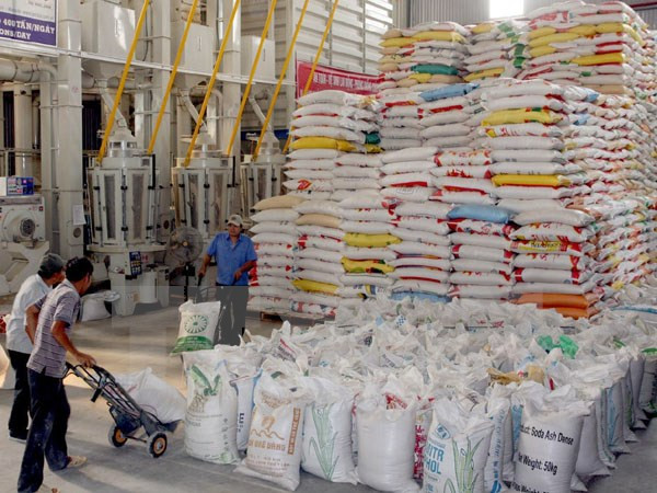 Nhập siêu 6 tháng đầu năm đã tiến gần sát chỉ tiêu Quốc hội đề ra ảnh 1