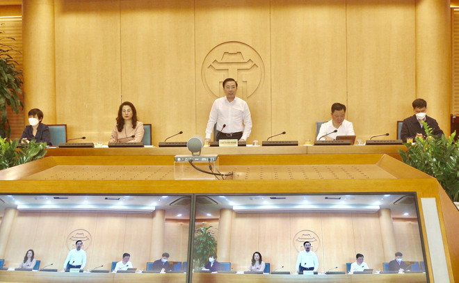 Phó Chủ tịch thành phố Chử Xuân Dũng phát biểu chỉ đạo hội nghị. (Ảnh: PV/Vietnam+) Hà Nội: Kiểm soát tốt dịch COVID, hầu hết các xã phường về cấp độ 1 ảnh 2