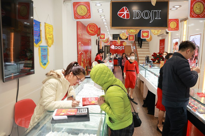 Tăng theo thế giới, giá vàng SJC trong nước cộng thêm 300.000 đồng ảnh 1