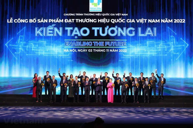 Các doanh nghiệp có sản phẩm đạt Thương hiệu Quốc gia Việt Nam năm 2022. (Ảnh: Đức Duy/Vietnam+) thqg.jpeg