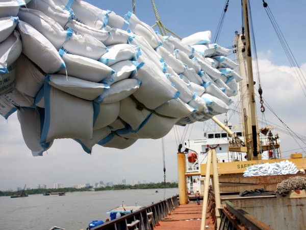 Sau tám tháng, thặng dư thương mại cả nước đạt gần 1,7 tỷ USD ảnh 1