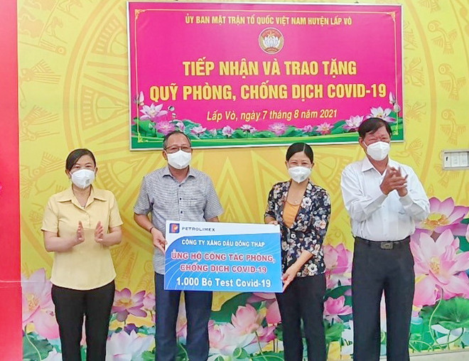 Petrolimex hỗ trợ kinh phí, mua sắm thiết bị cho người dân vùng dịch ảnh 1