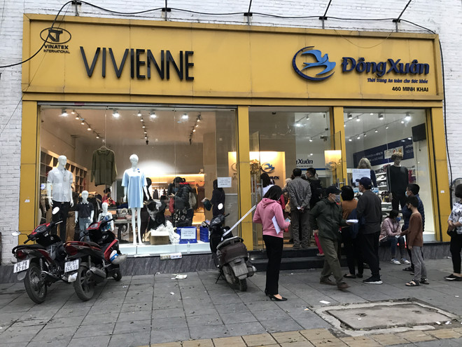 Siêu thị ''bắt tay'' nhà sản xuất phân phối khẩu trang kháng khuẩn ảnh 2