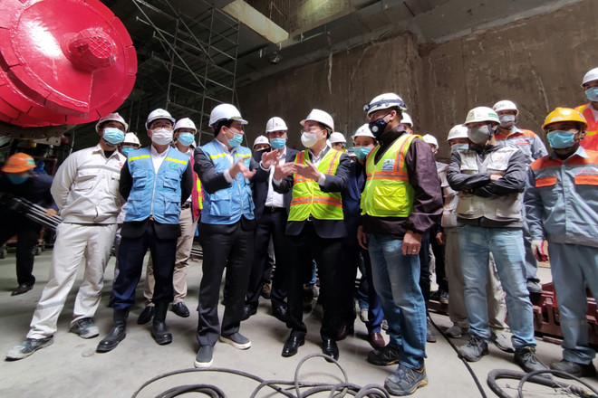 Chủ tịch Hà Nội thăm các đơn vị ứng trực phục vụ nhân dân dịp Tết ảnh 2