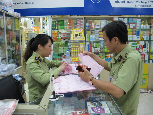 Đồng loạt kiểm tra trung tâm phân phối tân dược lớn nhất miền Bắc ảnh 1