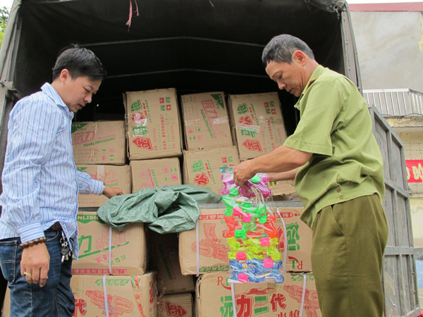 Quản lý thị trường Hà Nội thu hàng nghìn đồ chơi trẻ em nhập lậu ảnh 2