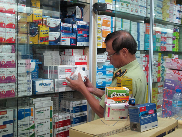 Đồng loạt kiểm tra trung tâm phân phối tân dược lớn nhất miền Bắc ảnh 3