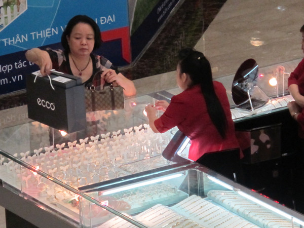 Vàng SJC quay đầu giảm sau khi tiến gần tới mốc 35 triệu đồng ảnh 1