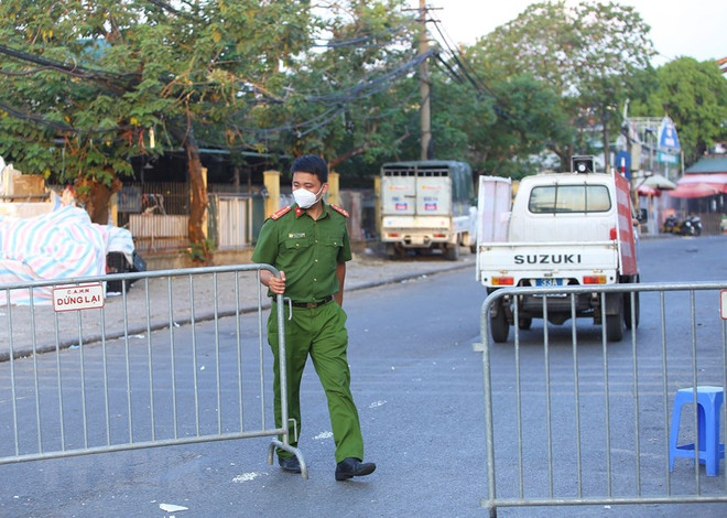 Hà Nội yêu cầu siết chặt việc đi lại ngay từ gia đình, ngõ xóm ảnh 1