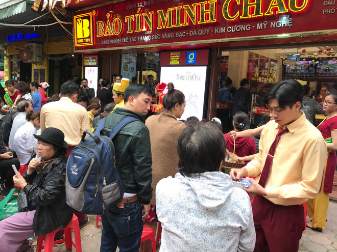 Chênh lệch tăng cao, vàng có bị 'thổi giá' trong ngày Thần Tài? ảnh 2