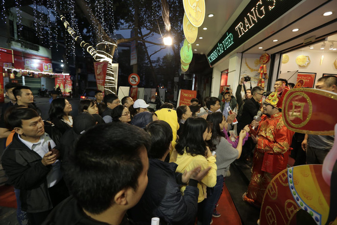 Vắng bóng nhà đầu tư 'gom' vàng số lượng lớn trong ngày vía Thần Tài ảnh 2