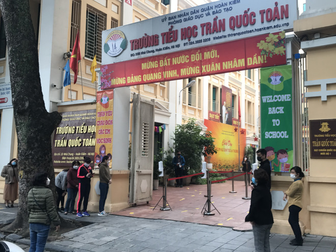 Học sinh từ lớp 1-6 thuộc 12 quận của Hà Nội chưa đi học từ ngày 21/2 ảnh 1