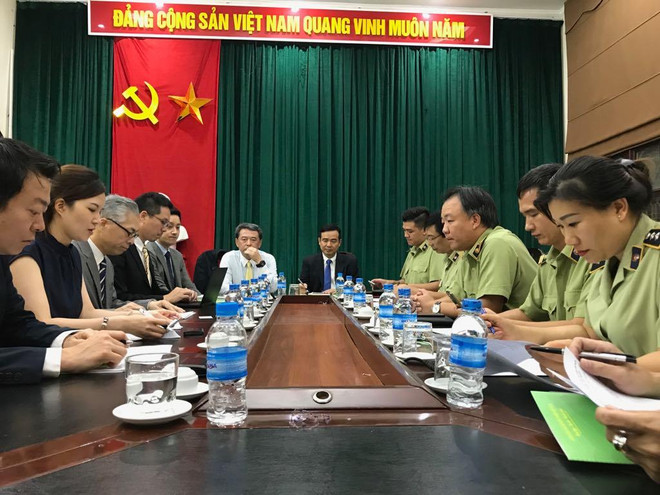 Chủ thương hiệu Uniqlo ‘bắt tay’ Quản lý thị trường để chống hàng giả ảnh 1