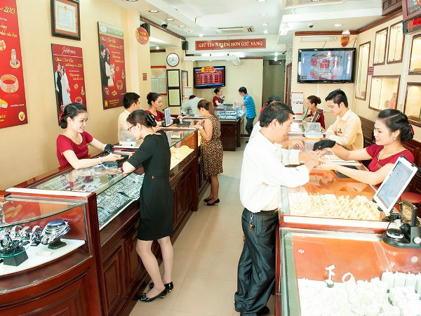 Đảo chiều, giá vàng thế giới và trong nước cùng quay đầu tăng ảnh 1