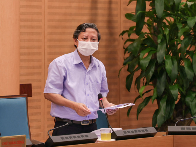 Ông Hoàng Đức Hạnh, Phó Giám đốc Sở Y tế Hà Nội phát biểu tại cuộc họp. (Ảnh: PV/Vietnam+) Chủ tịch Hà Nội đề nghị công an vào cuộc, xem xét trường hợp BN3634 ảnh 2