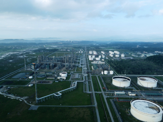 Toàn cảnh Nhà máy lọc dầu Dung Quất. (Ảnh: PV/Vietnam+) PVN phát triển khoa học công nghệ: 'Biến điều không thể thành có thể' ảnh 2