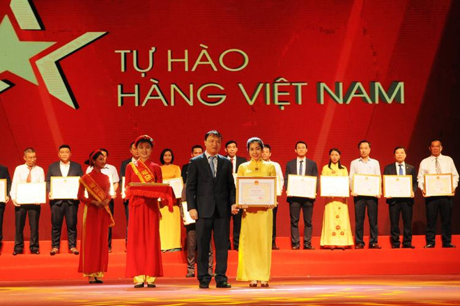 10 năm Tự hào hàng Việt. (Ảnh: Đức Duy/Vietnam+) Bài 2: 10 năm Cuộc vận động: Khơi dậy niềm tự hào ‘Made in Vietnam' ảnh 2