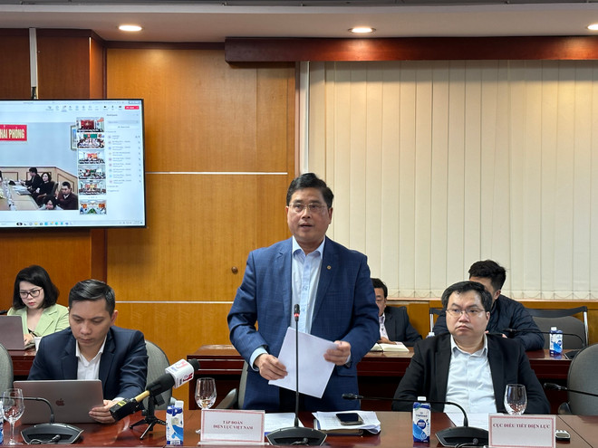 Ông Võ Quang Lâm, Phó Tổng Giám đốc EVN thông tin về tình hình cung ứng điện dịp Tết. (Ảnh: Đức Duy/Vietnam+) IMG_4452.jpg