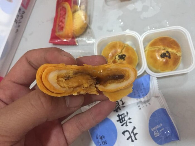 Tạm giữ hơn 10 tấn bánh trung thu, trà sữa thiếu hóa đơn chứng từ ảnh 2