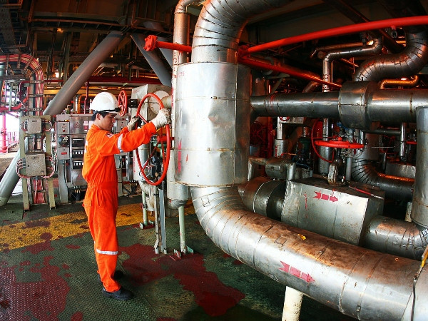 Phó Thủ tướng yêu cầu ngành dầu khí đẩy nhanh tiến độ tái cấu trúc ảnh 1