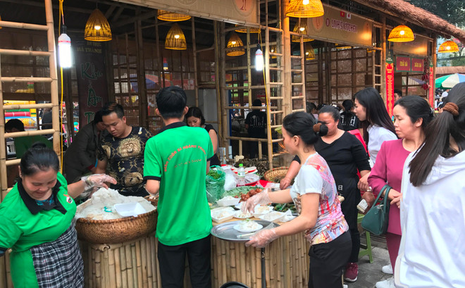 Bún, phở nằm trong danh sách sản phẩm được người Thái yêu thích ảnh 1