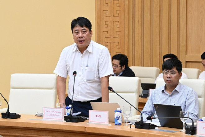 Tổng Giám đốc EVN Nguyễn Anh Tuấn làm rõ các nội dung liên quan đến triển khai các dự án truyền tải. (Ảnh: Đức Duy/Vietnam+) d8a748caeeb24eec17a3.jpg