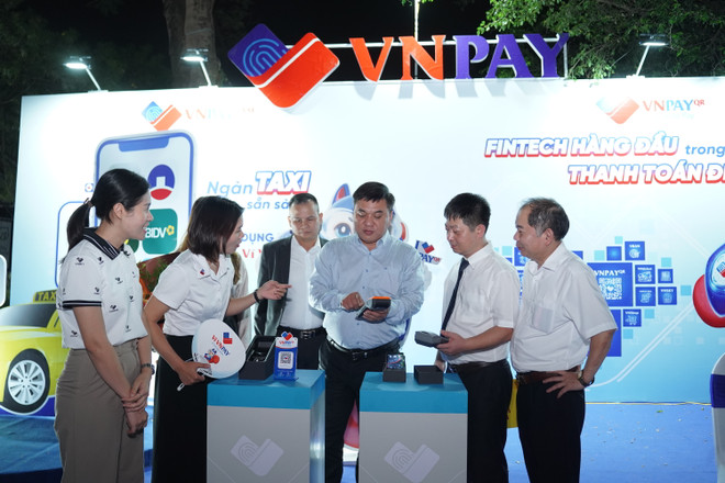 Hà Nội: 'Bùng nổ' khuyến mại trong sự kiện ‘Ngày Vàng giá shock' ảnh 1