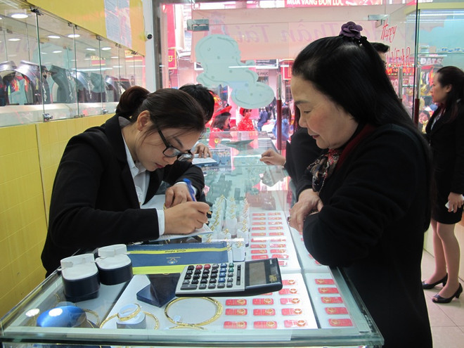 Giá vàng SJC tiếp tục tăng mạnh, vượt qua ngưỡng 37,20 triệu đồng ảnh 1