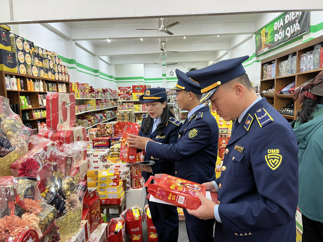 Quản lý Thị trường mở đợt cao điểm chống buôn lậu, gian lận thương mại ảnh 1