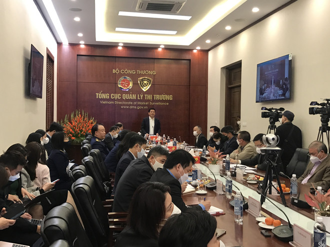 Bộ Công Thương: Rút giấy phép doanh nghiệp xăng dầu găm hàng, trục lợi ảnh 1