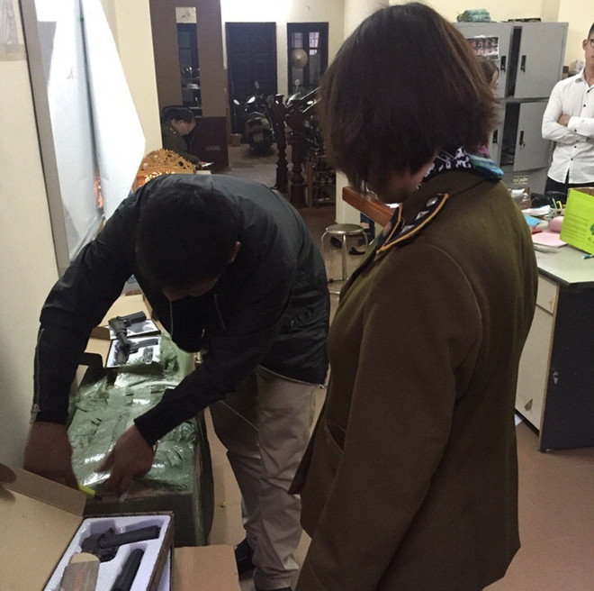 Liên ngành thu giữ hơn 100 súng đồ chơi mang tính bạo lực ảnh 1